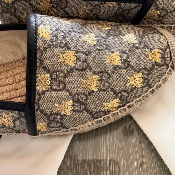 Gucci BEE Espadrilles with Gold Bee Pattern - Picture 4 of 9